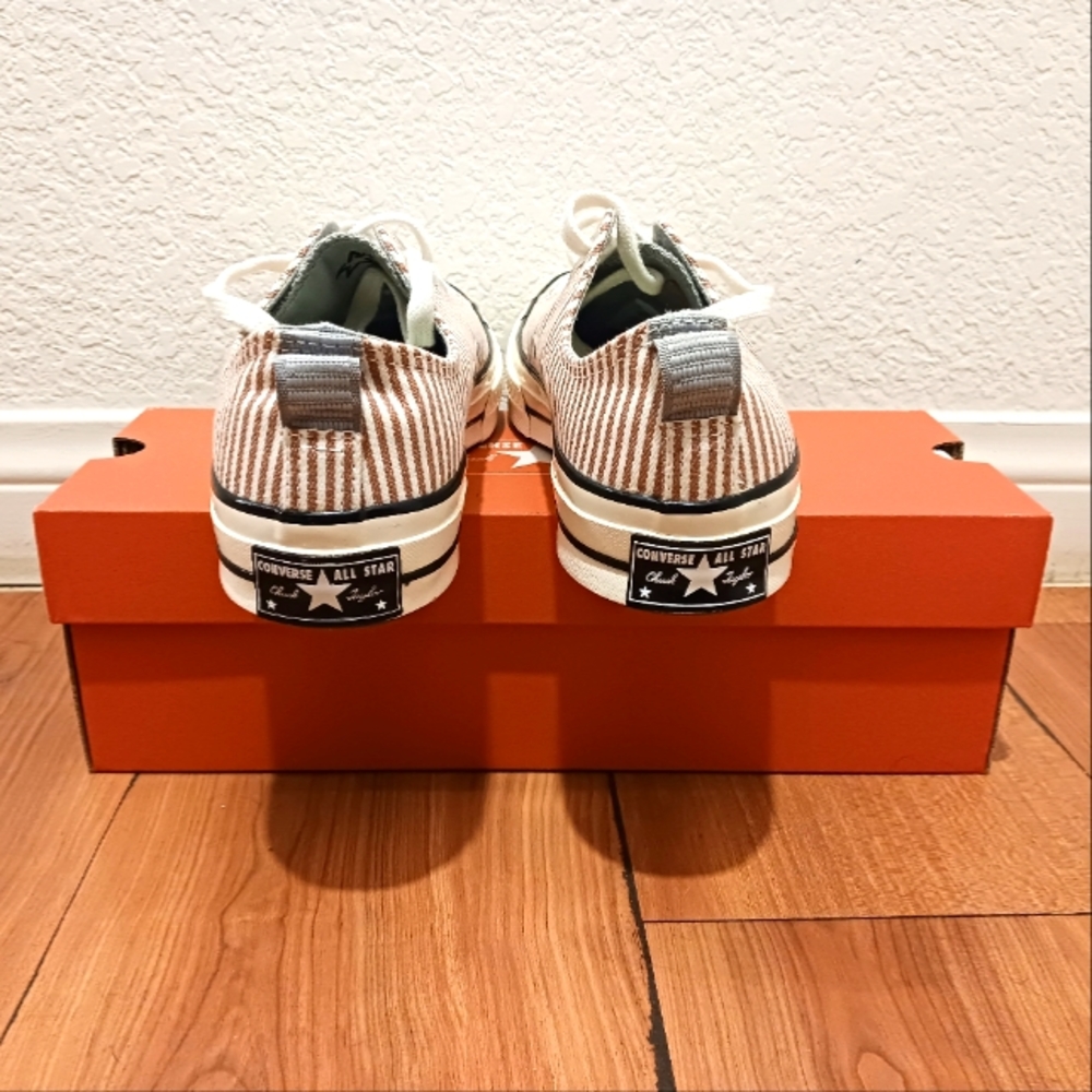 Converse - Picture 4 of 4